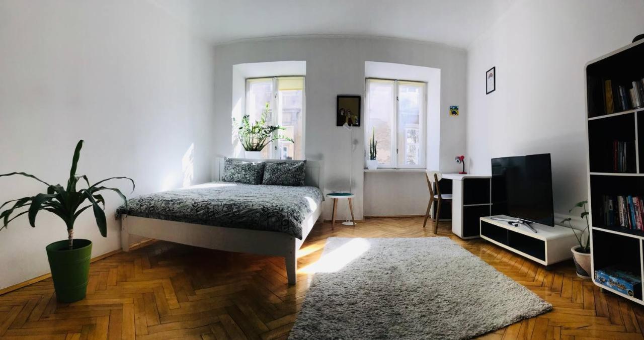Berlin Apartment Lviv Exteriör bild
